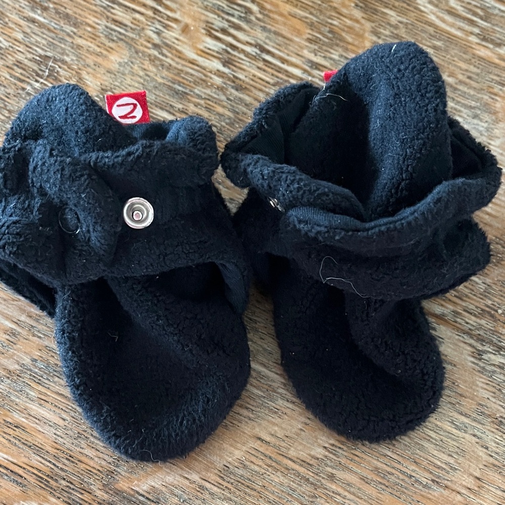 Zutano Black Kids Slippers
